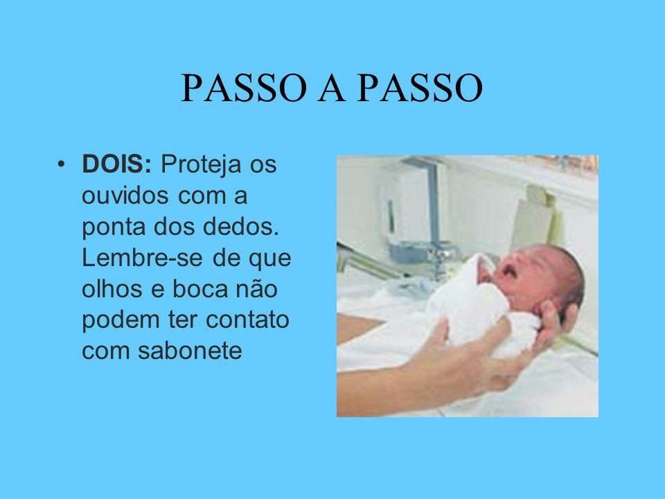 BANHO DO RN É normal o recém-nascido chorar muito durante os primeiros  banhos. Também é normal você ficar com medo de machucar o bebê. Como  sempre, a segurança. - ppt carregar